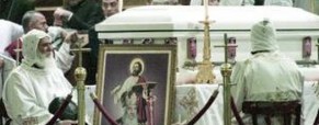 Egyptians bid tearful farewell to Pope Shenouda III